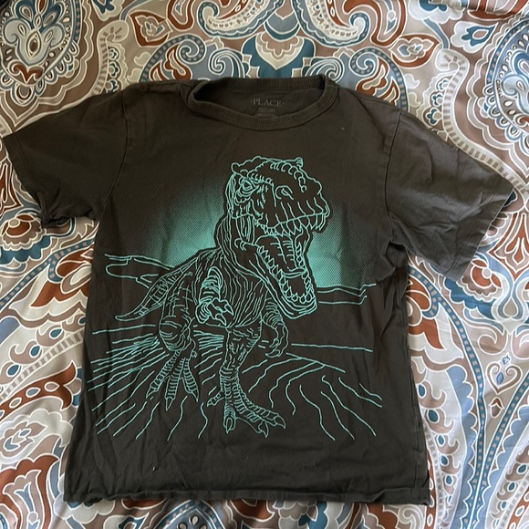 Dinosaur size 7/8 graphic tee - Picture 1 of 3